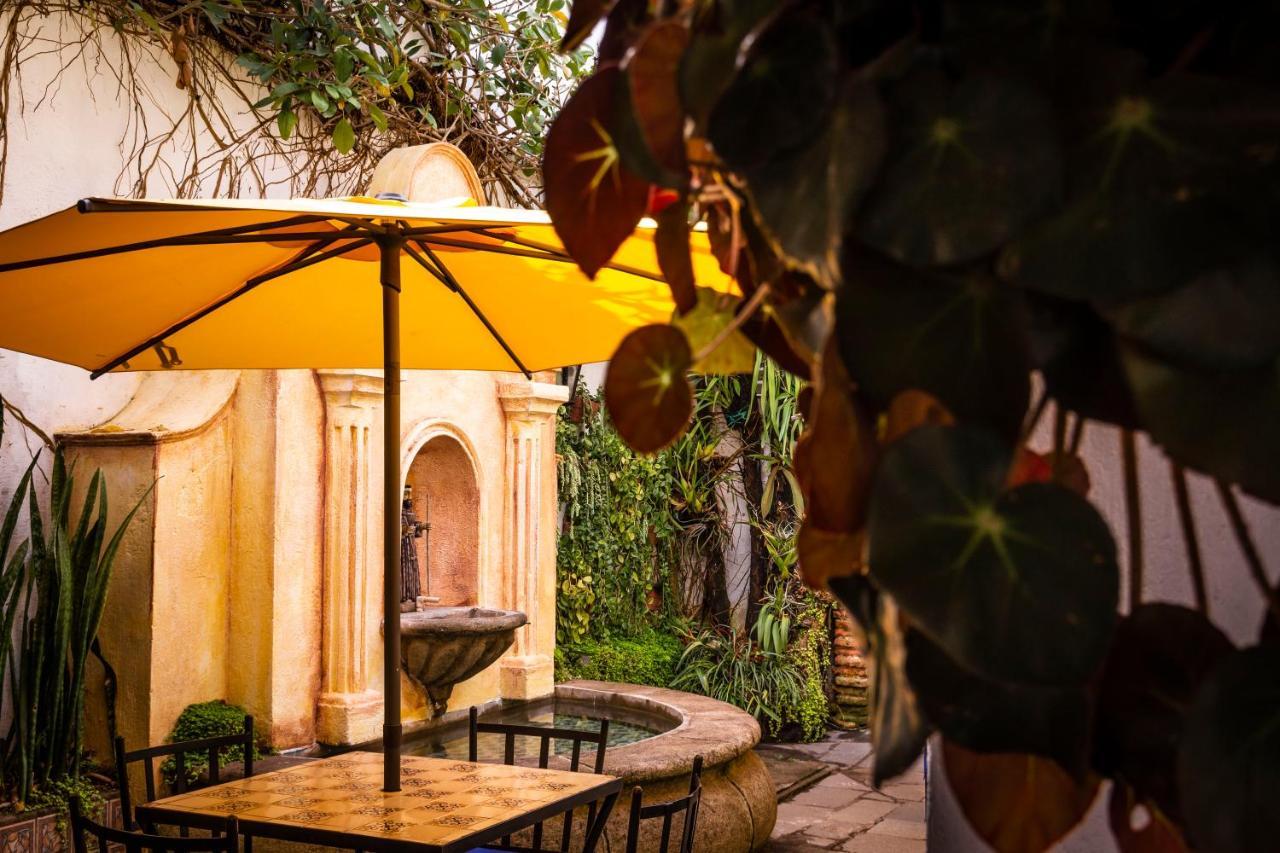 Hotel La Villa Serena Antigua Eksteriør bilde
