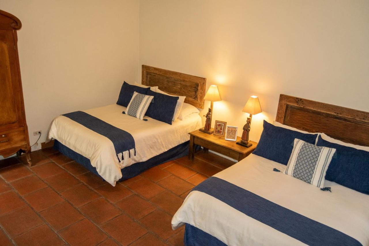 Hotel La Villa Serena Antigua Eksteriør bilde
