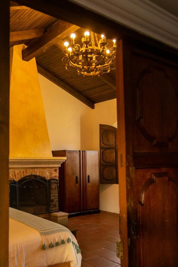 Hotel La Villa Serena Antigua Eksteriør bilde