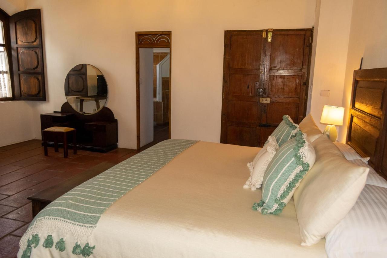 Hotel La Villa Serena Antigua Eksteriør bilde