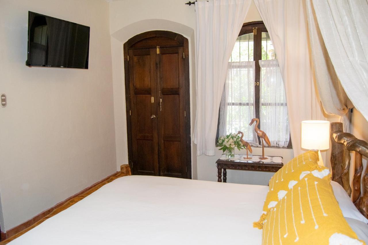 Hotel La Villa Serena Antigua Eksteriør bilde