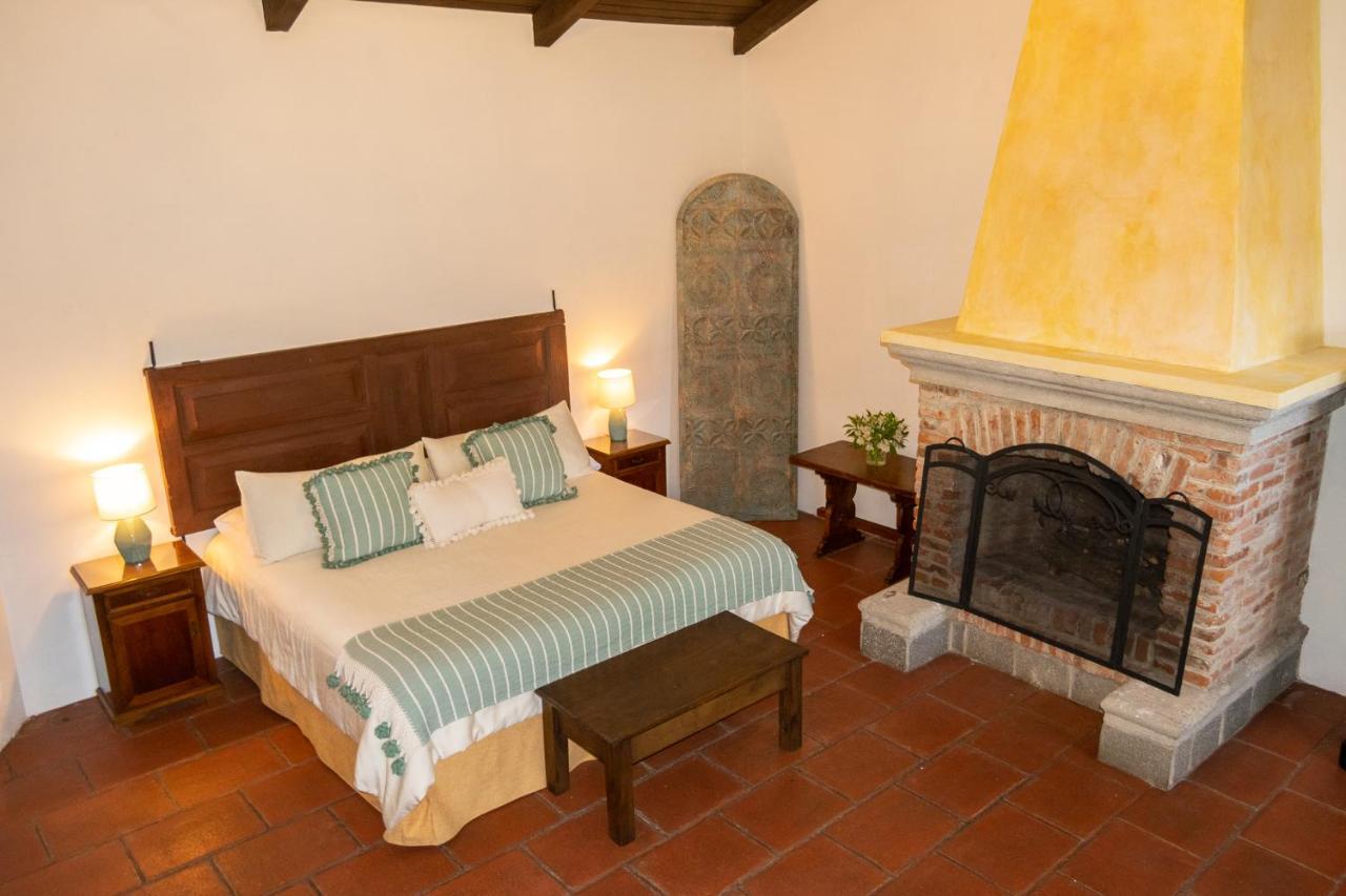 Hotel La Villa Serena Antigua Eksteriør bilde