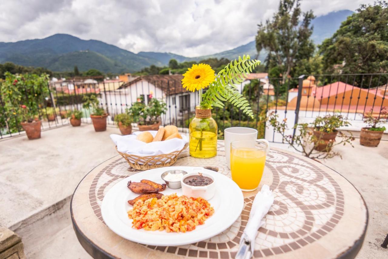 Hotel La Villa Serena Antigua Eksteriør bilde